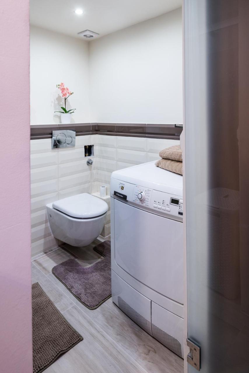 Apaczai 5 * Budapest
