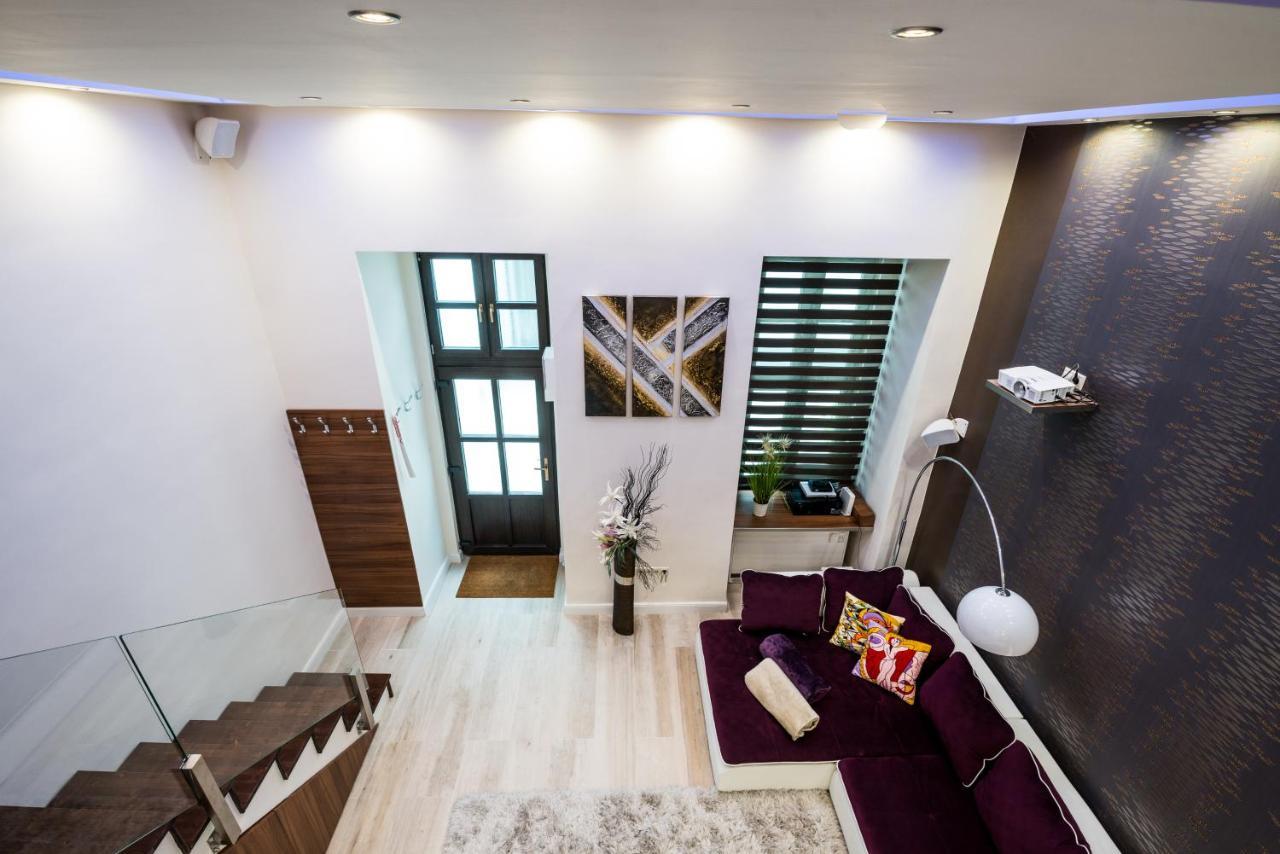 Apaczai 5 * Budapest
