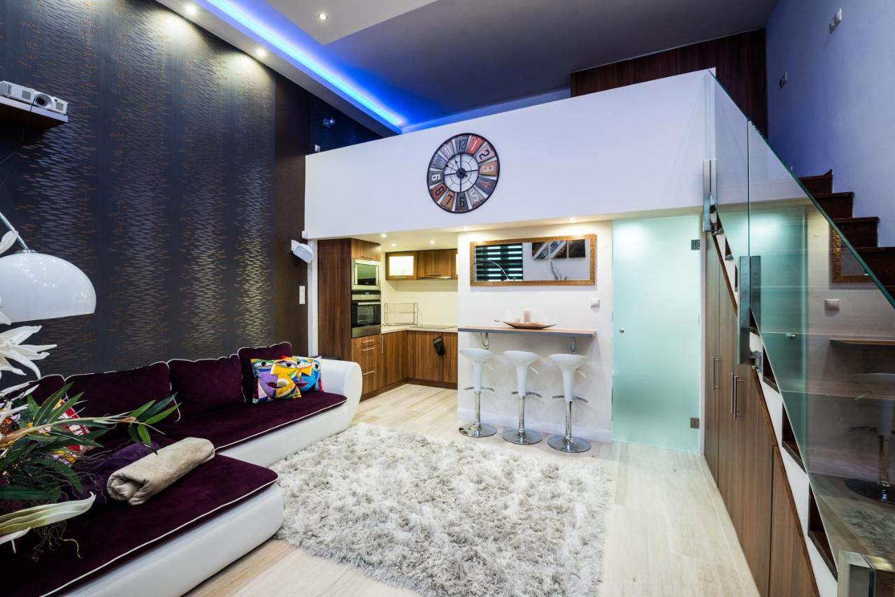 Apartamento Apaczai 5 *
