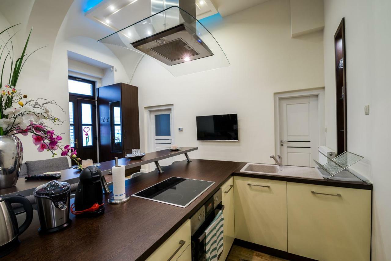 Apartamento Apaczai 5 *